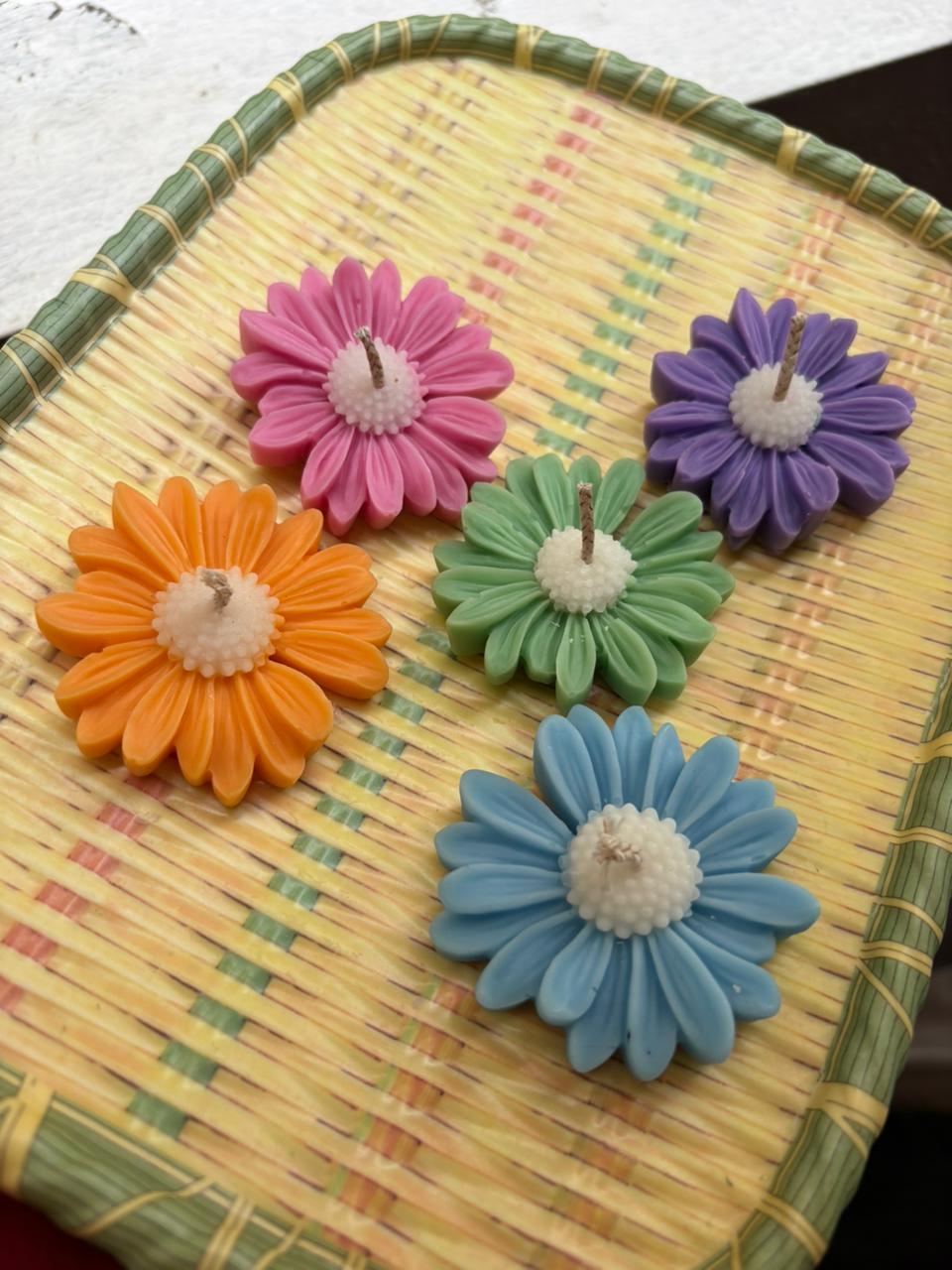 DAISY Candles