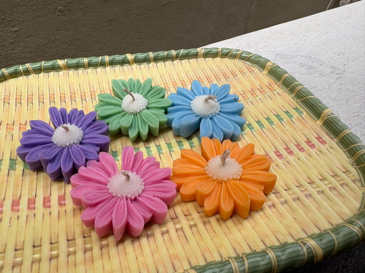 DAISY Candles